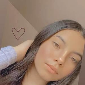 Meet your Posher, Valeria